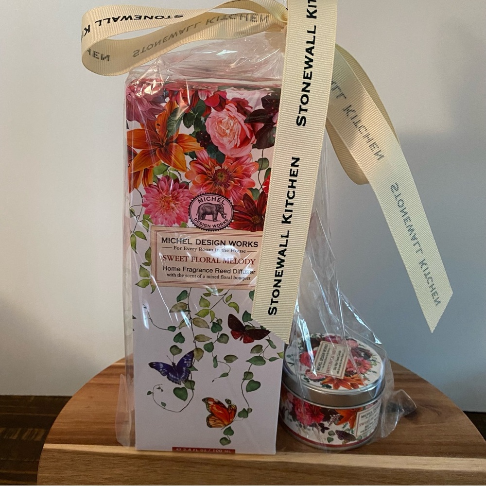Michel Design Works Sweet Floral Melody  Home Gift Set Candle Reed Diff Dish NEW